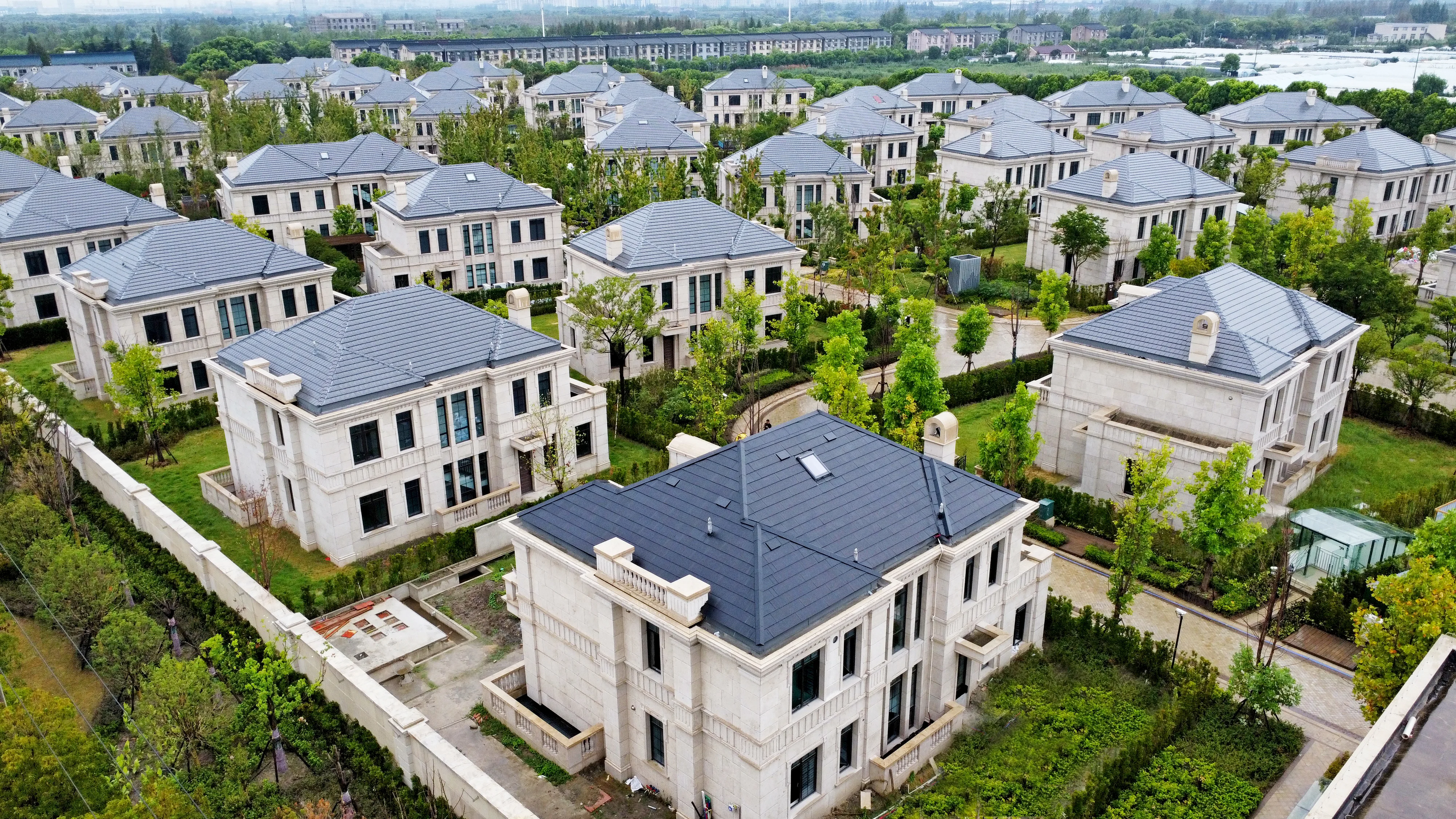 虹桥御墅光伏瓦项目现场